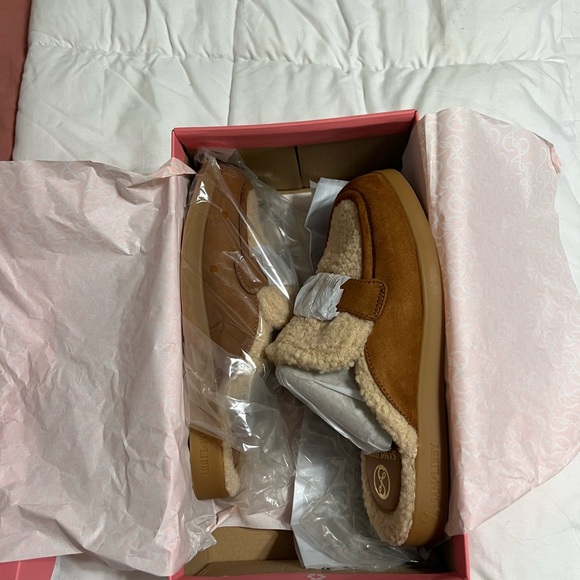 Sam & Libby cozy mule - Picture 6 of 11